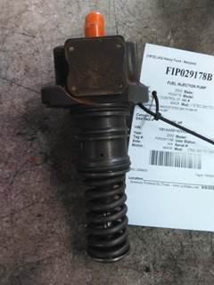 Mack E7 E-Tech Fuel Injector for a Mack E7 ETEC 300 TO 399 HP