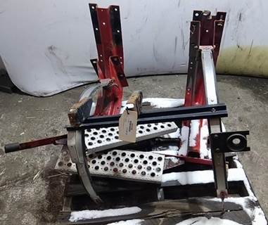 Kenworth T600B Left Fuel Tank Strap / Bracket