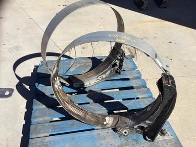 Peterbilt 377 Fuel Tank Strap / Bracket