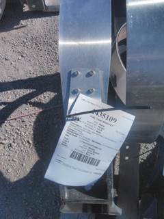 Peterbilt 579 Fuel Tank Strap / Bracket