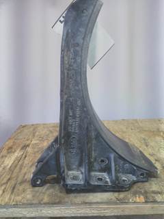 Peterbilt 579 Right Fuel Tank Strap / Bracket