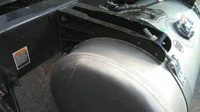 Peterbilt 579 Fuel Tank Strap / Bracket