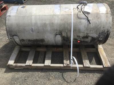 Volvo / WhiteGMC WIA Right Fuel Tank for a Alum Cylinder 125-134 GALLON