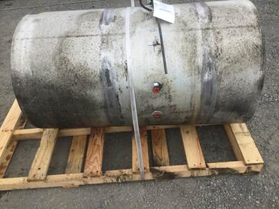 Volvo VNL 1998-2003 Left Fuel Tank for a Alum Cylinder 95-104 GALLON