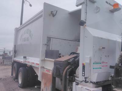 McNeilus SIDE LOADER Garbage Truck Body