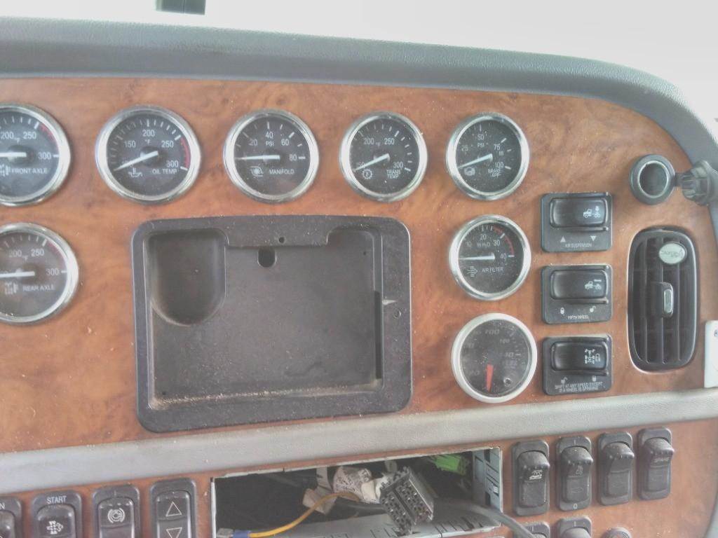 2009 Peterbilt 388 Gauge For Sale Toledo, OH 2301080