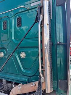 Freightliner Cascadia 125 Right Grab Handle