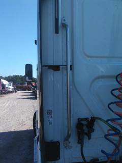 Freightliner Cascadia 125 Left Grab Handle