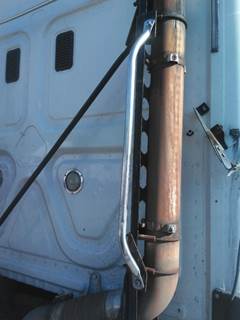 Freightliner Cascadia 125 Right Grab Handle