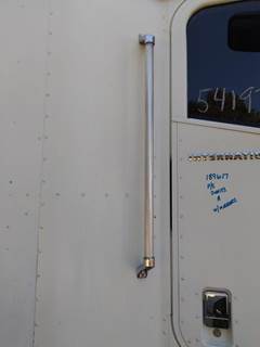 International 9200i Right Grab Handle