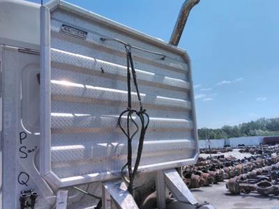 Freightliner Cascadia 125 Headache Rack