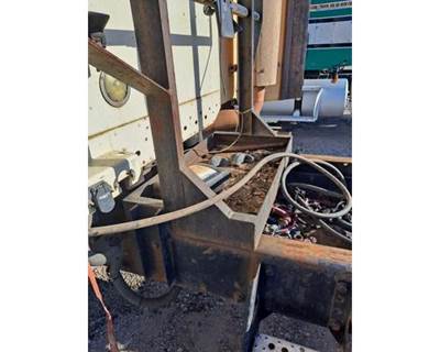 Freightliner Columbia 120 Headache Rack