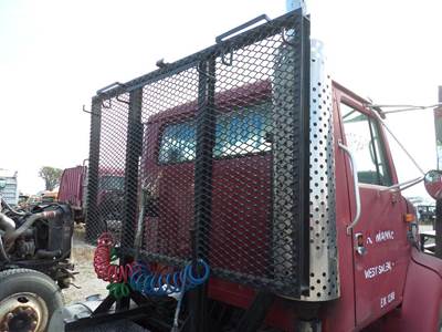 International 8200 Headache Rack