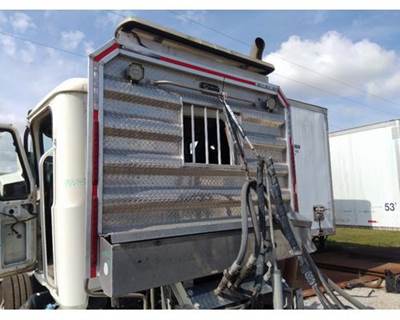 Mack Pinnacle Headache Rack
