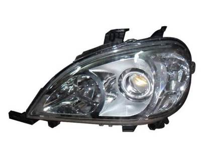 Freightliner Left Headlight Assembly for a Freightliner COLUMBIA 120 1996-2004