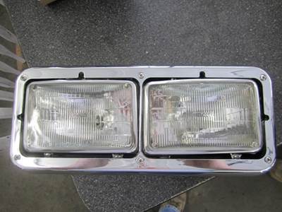 Kenworth T600 1984-2007 Right Headlight Assembly