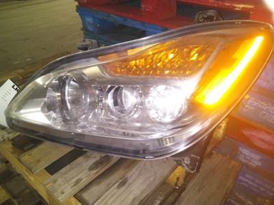 Kenworth T680 2022-2025 Left Headlight Assembly