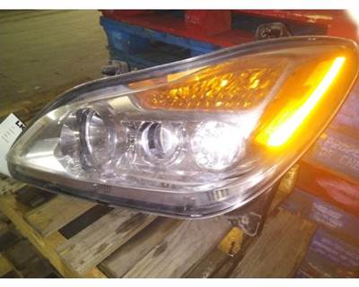 Kenworth T680 Left Headlight Assembly for a Kenworth T680 2022-2025