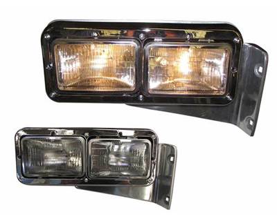Peterbilt 379 Right Headlight Assembly for a Peterbilt 379 1987-2007