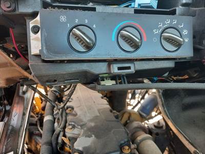 Chevrolet C6500 Heater / AC Temp Control