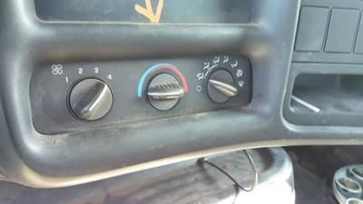 Chevrolet C8500 Heater / AC Temp Control