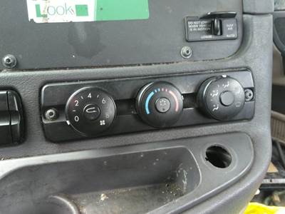 Freightliner Cascadia 113 Heater / AC Temp Control