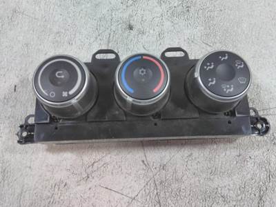 Freightliner Cascadia 116 Heater / AC Temp Control