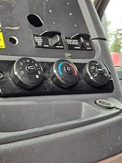 Freightliner Cascadia 125 Heater / AC Temp Control