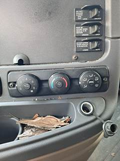 Freightliner Cascadia 125 Heater / AC Temp Control