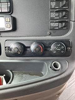 Freightliner Cascadia 125 Heater / AC Temp Control