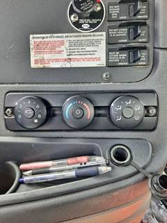 Freightliner Cascadia 125 Heater / AC Temp Control
