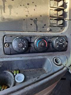 Freightliner Cascadia 125 Heater / AC Temp Control