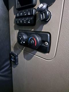 Freightliner Cascadia 125 Heater / AC Temp Control