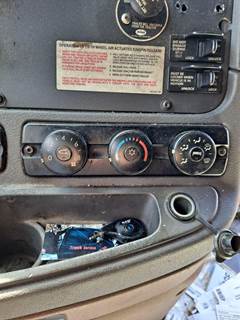 Freightliner Cascadia 125 Heater / AC Temp Control