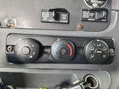 Freightliner Cascadia 125 Heater / AC Temp Control