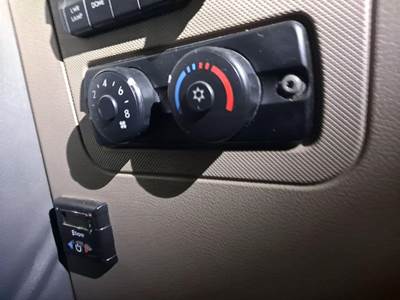 Freightliner Cascadia 125 Heater / AC Temp Control