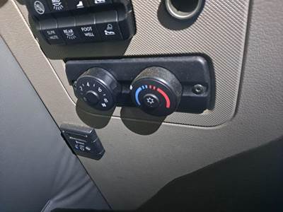Freightliner Cascadia 125 Heater / AC Temp Control