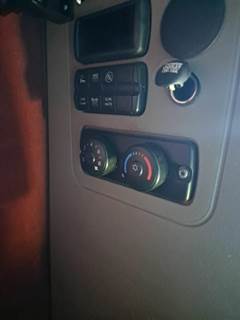 Freightliner Cascadia 125 Heater / AC Temp Control