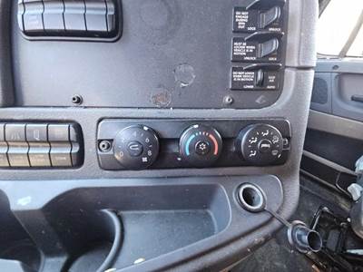 Freightliner Cascadia 125 Heater / AC Temp Control