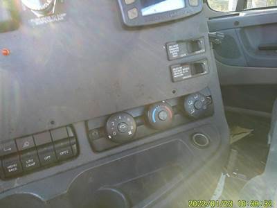 Freightliner Cascadia 125 Heater / AC Temp Control