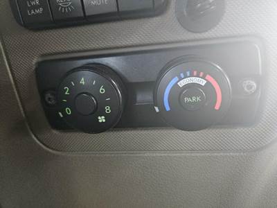 Freightliner Cascadia 125 Heater / AC Temp Control