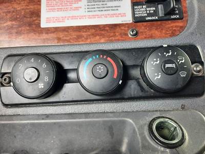 Freightliner Cascadia 125 Heater / AC Temp Control