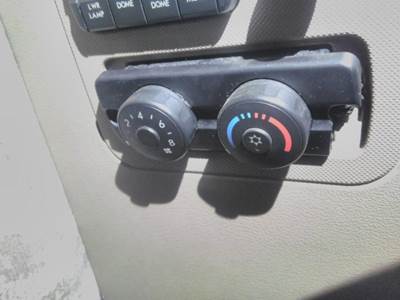 Freightliner Cascadia 125 Heater / AC Temp Control