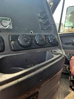 Freightliner Cascadia 125 Heater / AC Temp Control