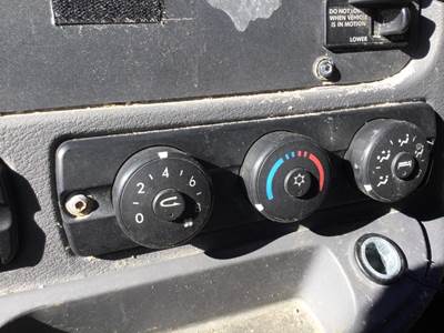 Freightliner Cascadia 125 Heater / AC Temp Control