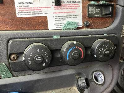 Freightliner Cascadia 125 Heater / AC Temp Control