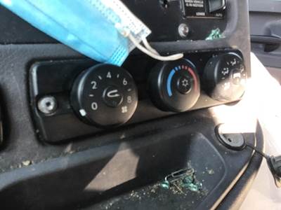 Freightliner Cascadia 125 Heater / AC Temp Control