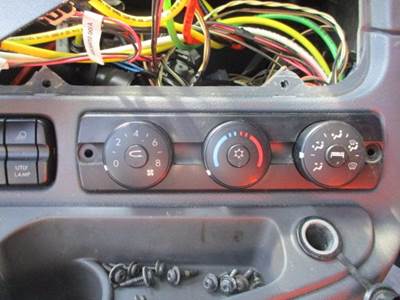 Freightliner Cascadia 125 Heater / AC Temp Control