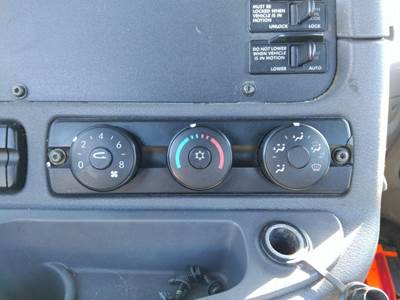 Freightliner Cascadia 125 Heater / AC Temp Control