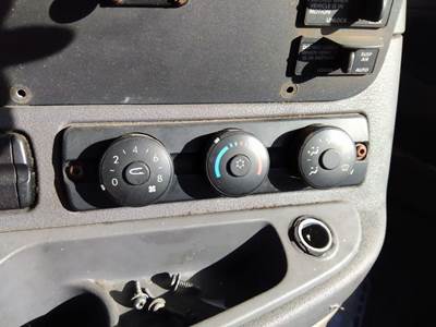 Freightliner Cascadia 125 Heater / AC Temp Control